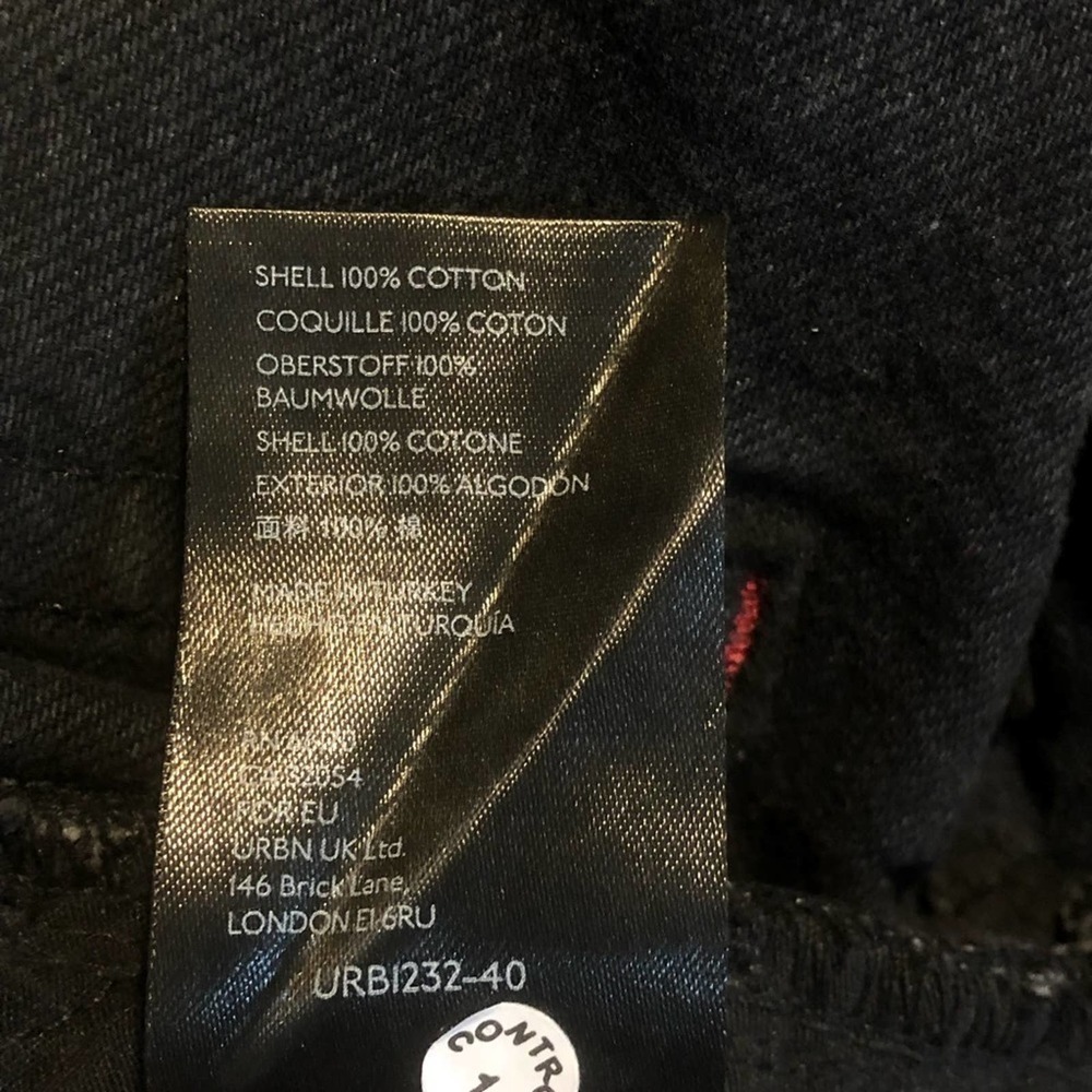 bdg Mom Destroyed Jean – Black Size 26 EUC - Picture 9 of 9
